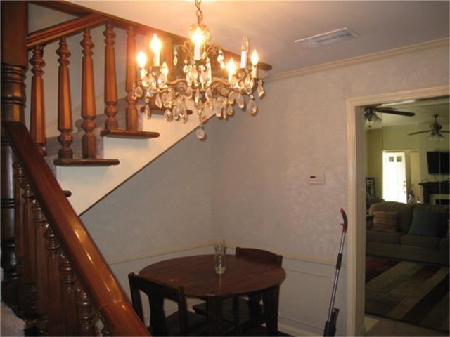 1817 Saxony Ln - Photo 2 of 9