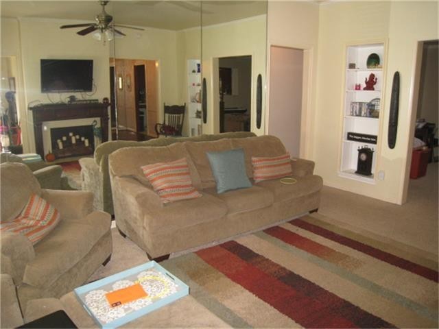 1817 Saxony Ln - Photo 3 of 9