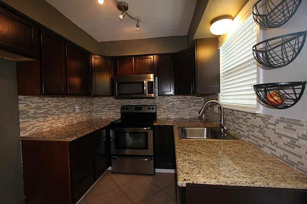 17156 Blackhawk Blvd - Photo 3 of 17