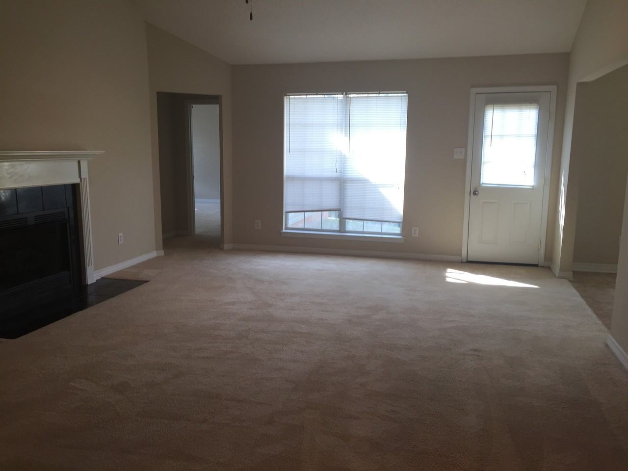 1776 Kendall Ct - Photo 2 of 9