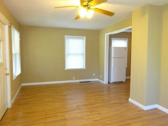 6225 E 14 St - Photo 3 of 14