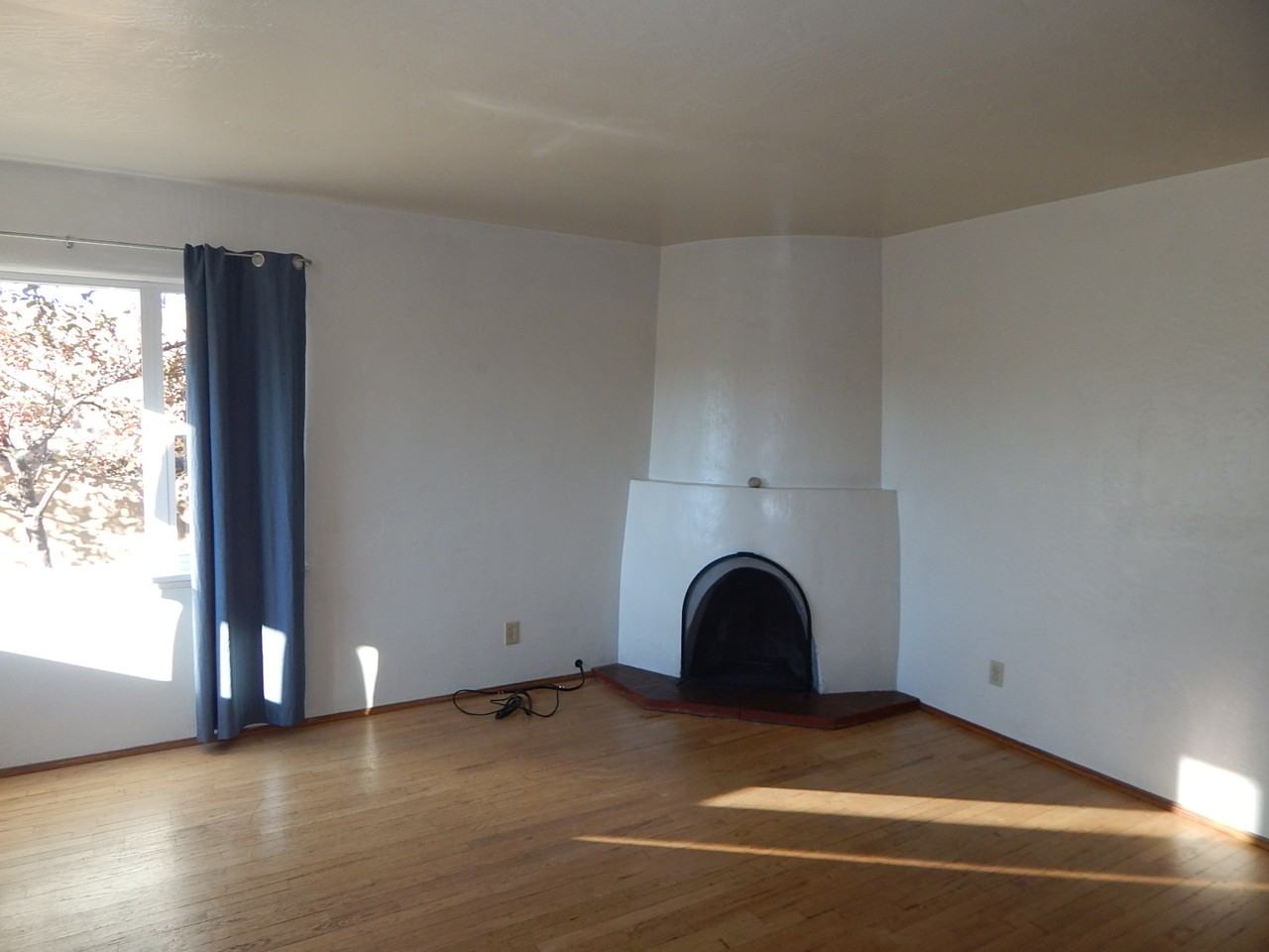 1103 W Alameda St - Photo 2 of 18