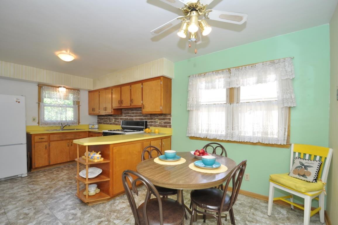 7900 W Melvina St - Photo 3 of 5