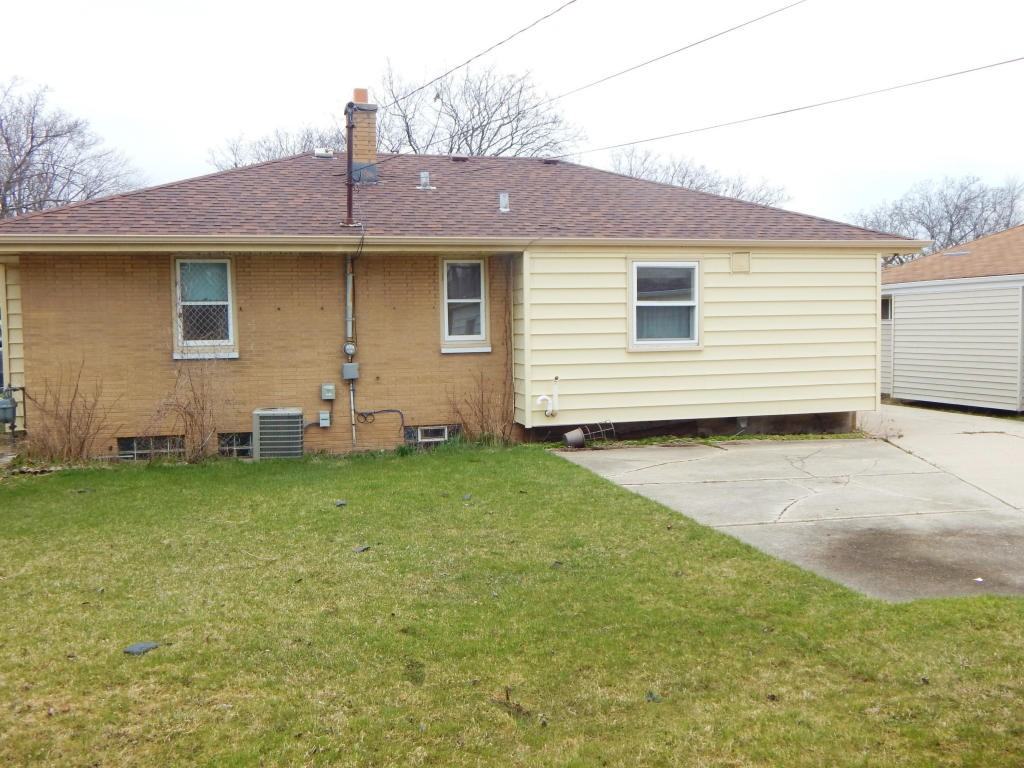 8915 W Rohr Ave - Photo 2 of 7