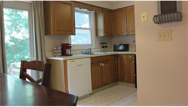 18 Fairway Dr #18 - Photo 3 of 20