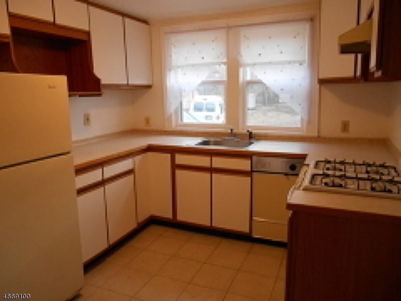 45 Ringwood Ave - Photo 3 of 8