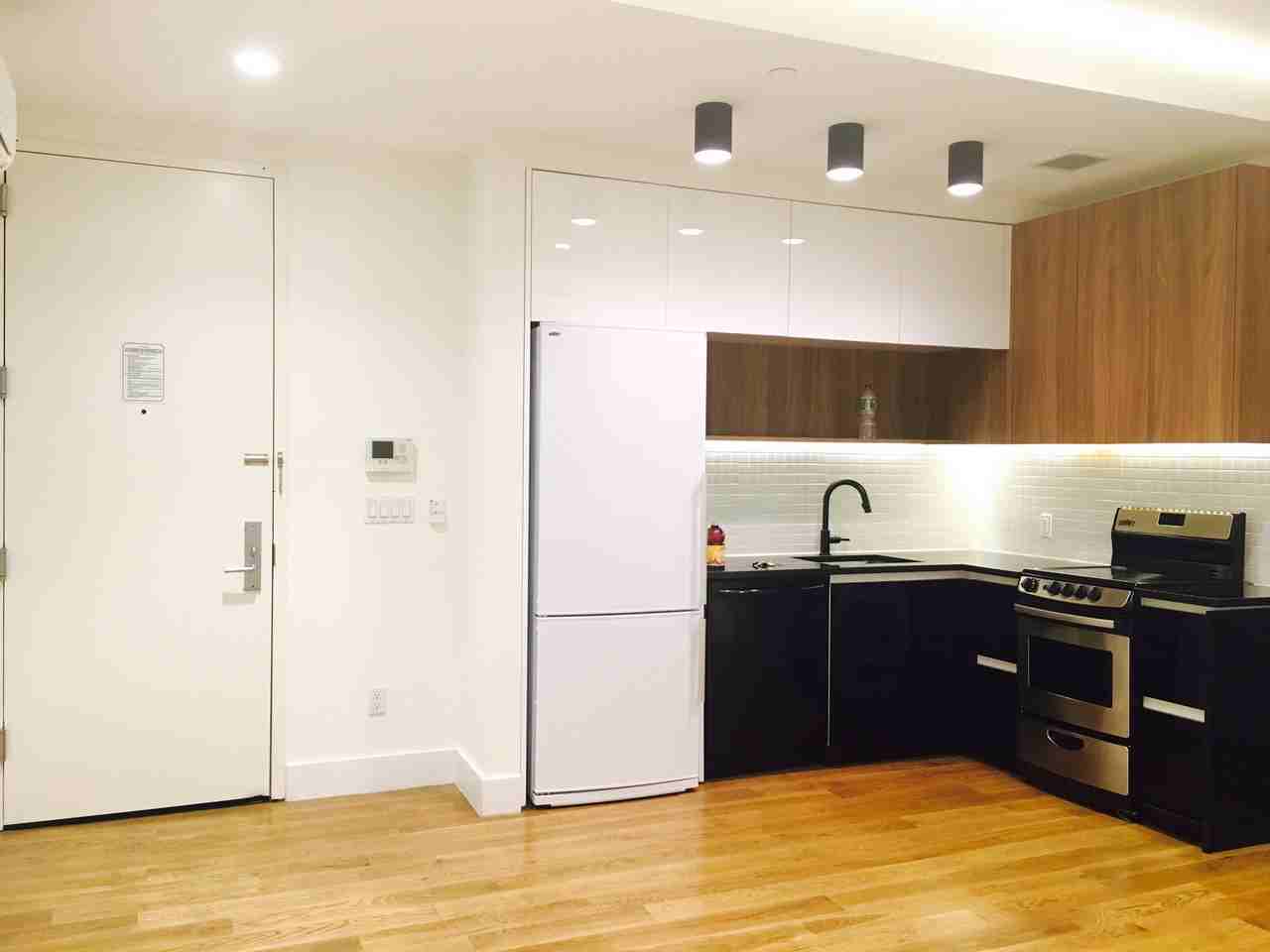 75 Ralph Avenue #9d