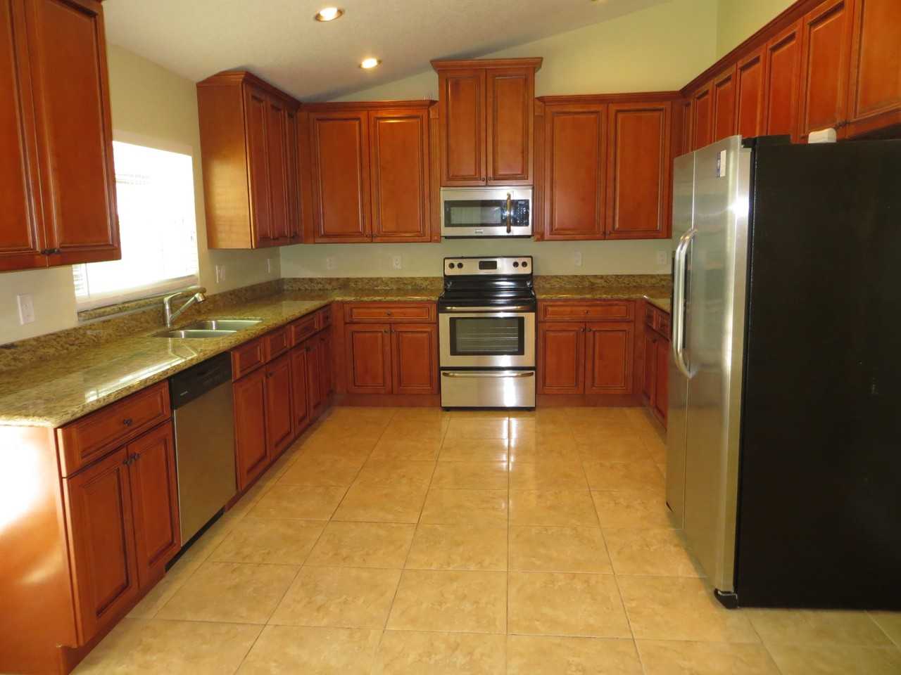 6517 Seafairer Dr - Photo 3 of 6