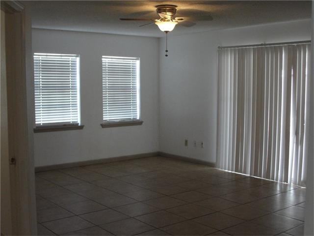 1305 Ridgefield Dr - Photo 2 of 10