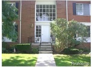 756 E Fox Hills Dr - Photo 2 of 12