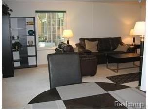 756 E Fox Hills Dr - Photo 3 of 12