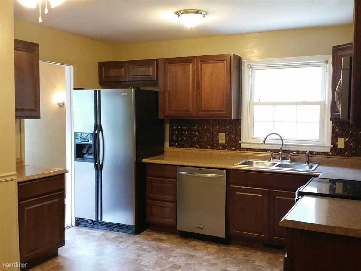 2709 Denise Dr - Photo 3 of 9