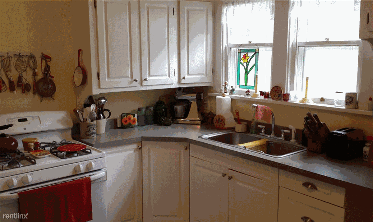 226 Bates St - Photo 3 of 16