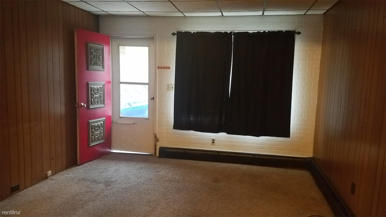 575 E Market St - Photo 2 of 9