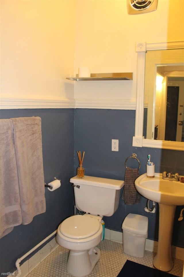 1432 N Formosa Ave - Photo 3 of 10