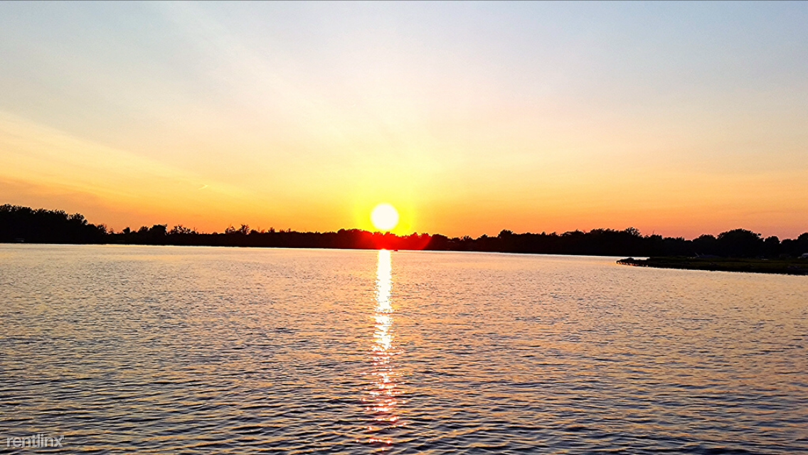 14214 Eastview Dr - Photo 2 of 5