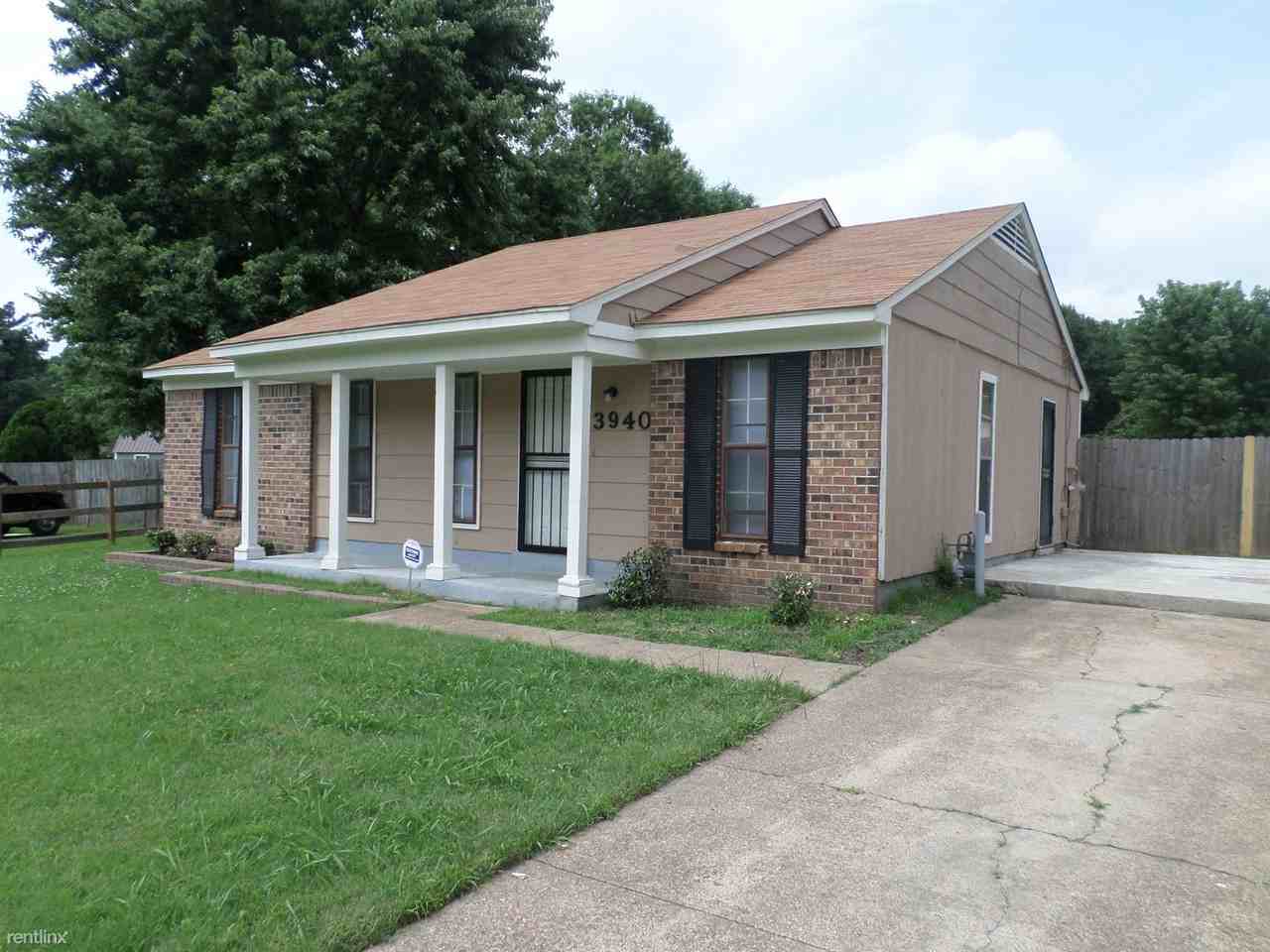 3940 Twin Lakes Dr - Photo 2 of 7