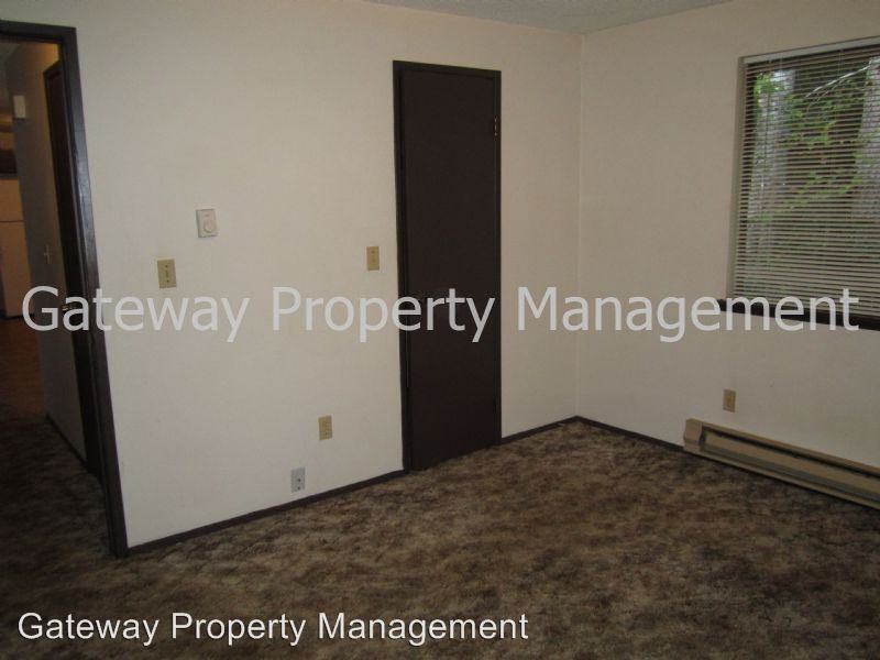 141 E Huckleberry Dr - Photo 3 of 8