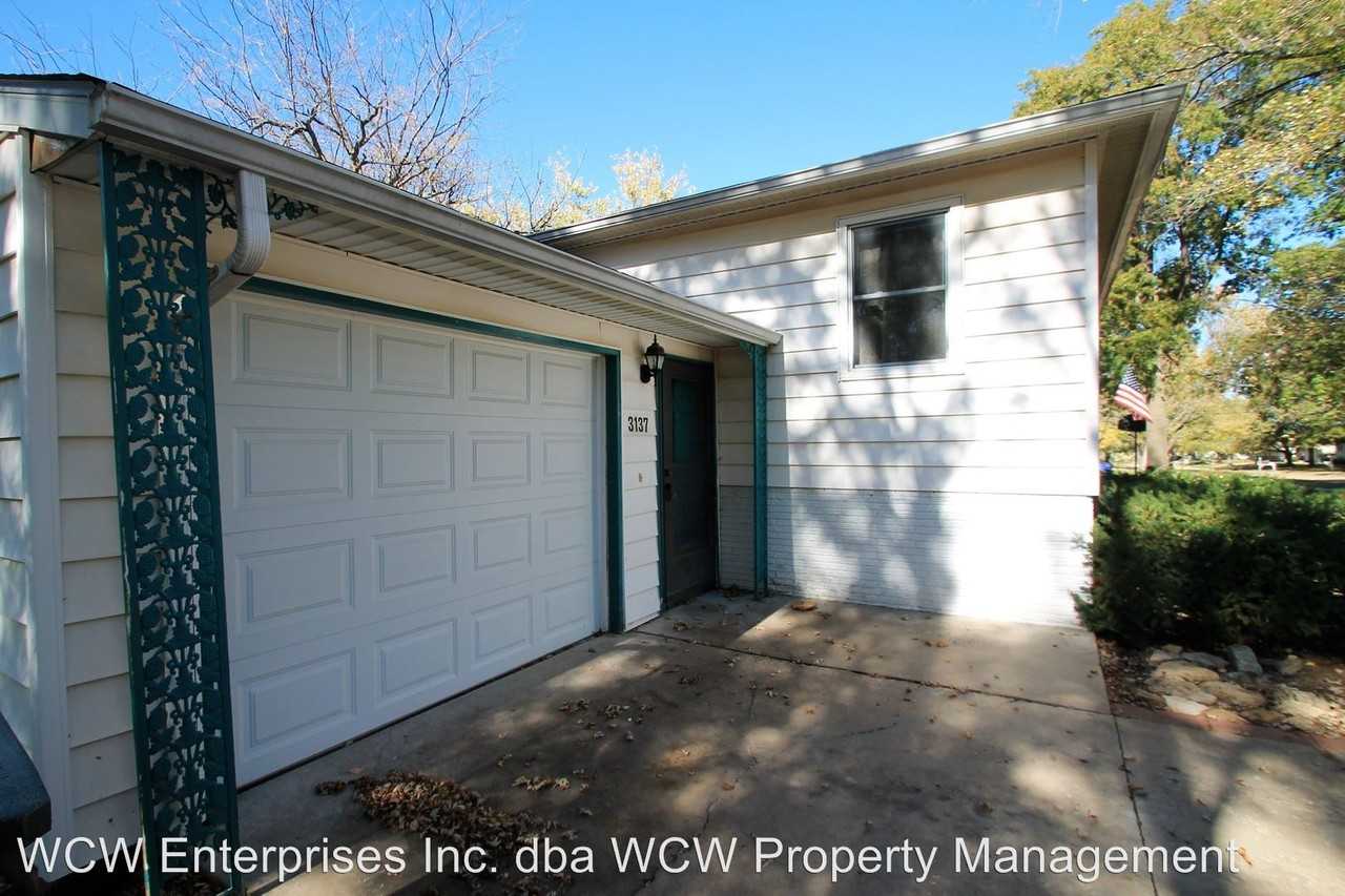 3137 SW Crest Dr - Photo 2 of 21