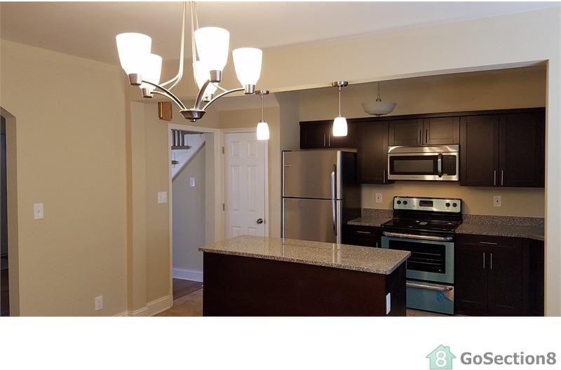 1639 Ralworth Rd - Photo 2 of 18
