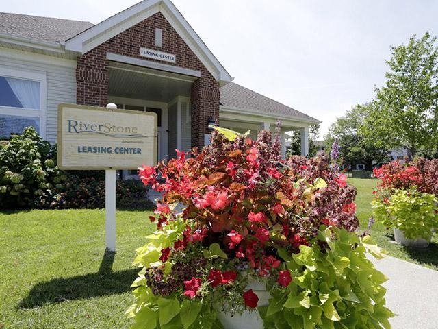 Riverstone - Photo 2 of 18