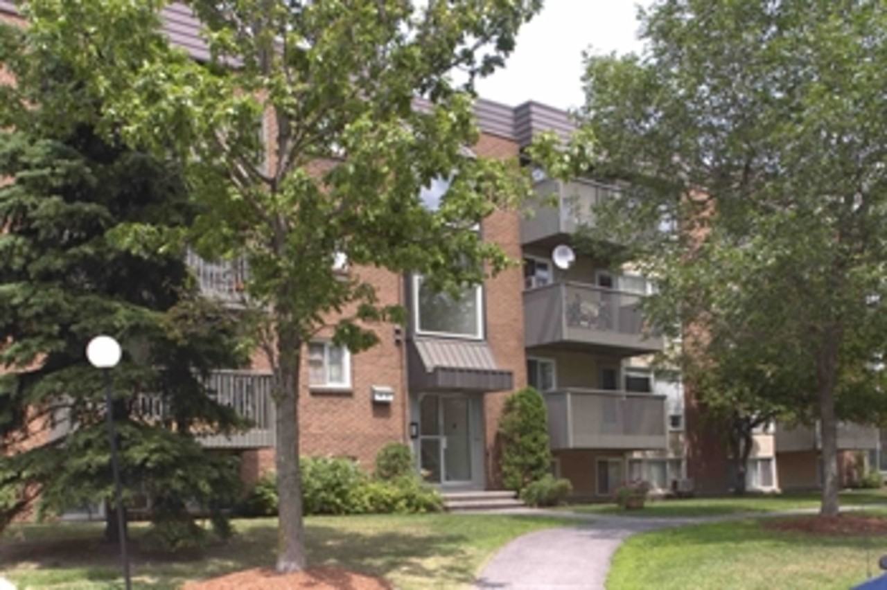 30 Eleanor Dr - Photo 2 of 14