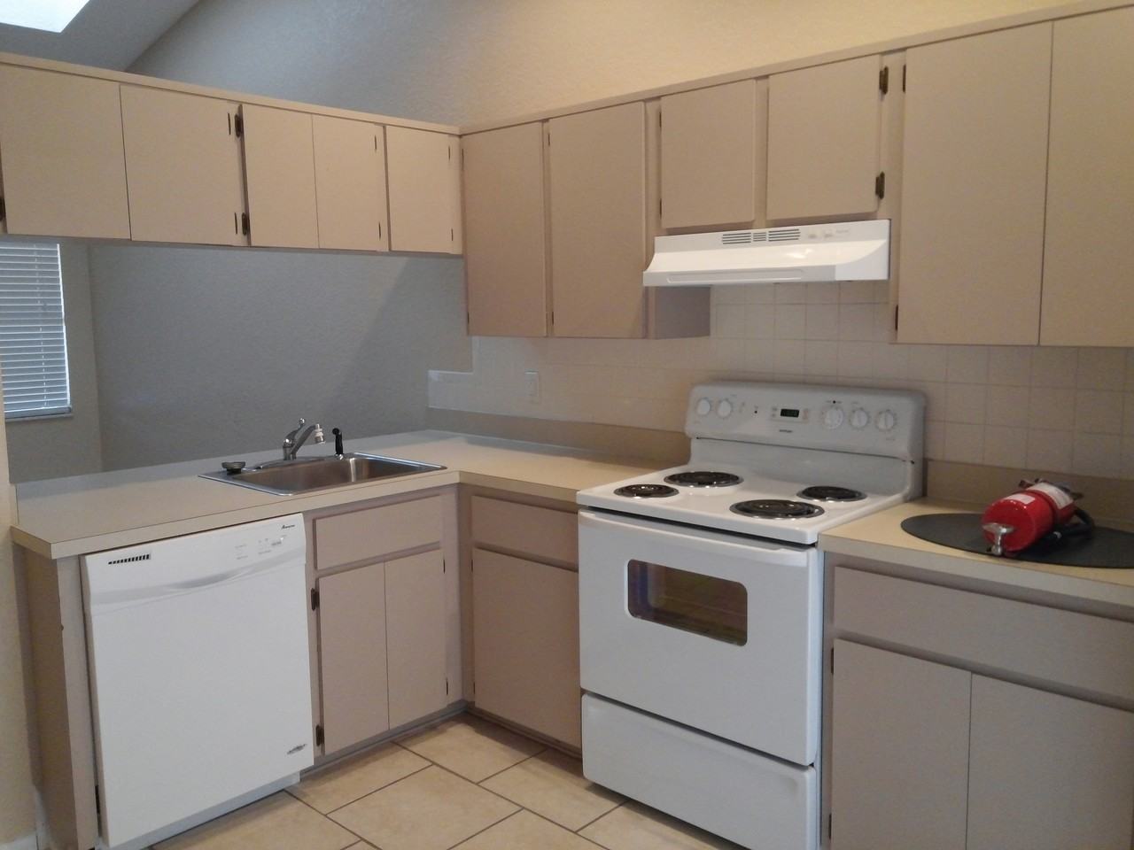 5348 W Customer Ct - Photo 2 of 10