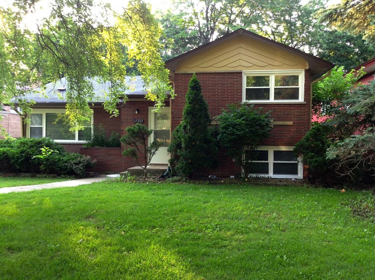 17205 Longfellow Ave - Photo 2 of 18