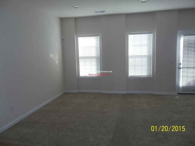 477 Woodbark Ct - Photo 3 of 14