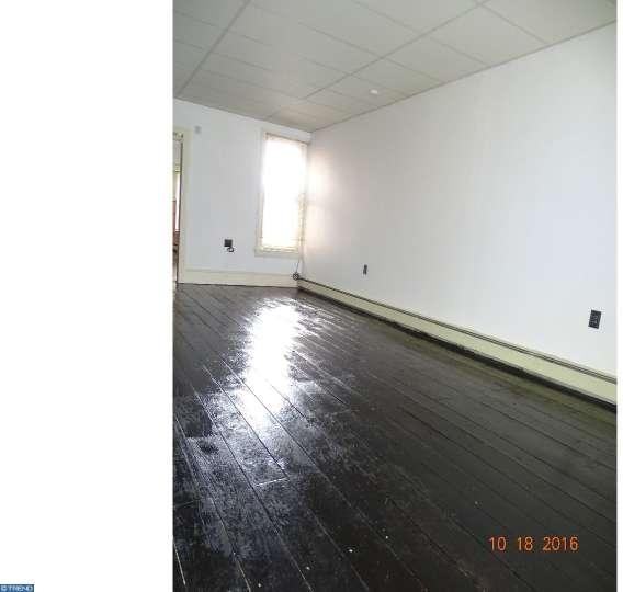 1262 Buttonwood St - Photo 3 of 10