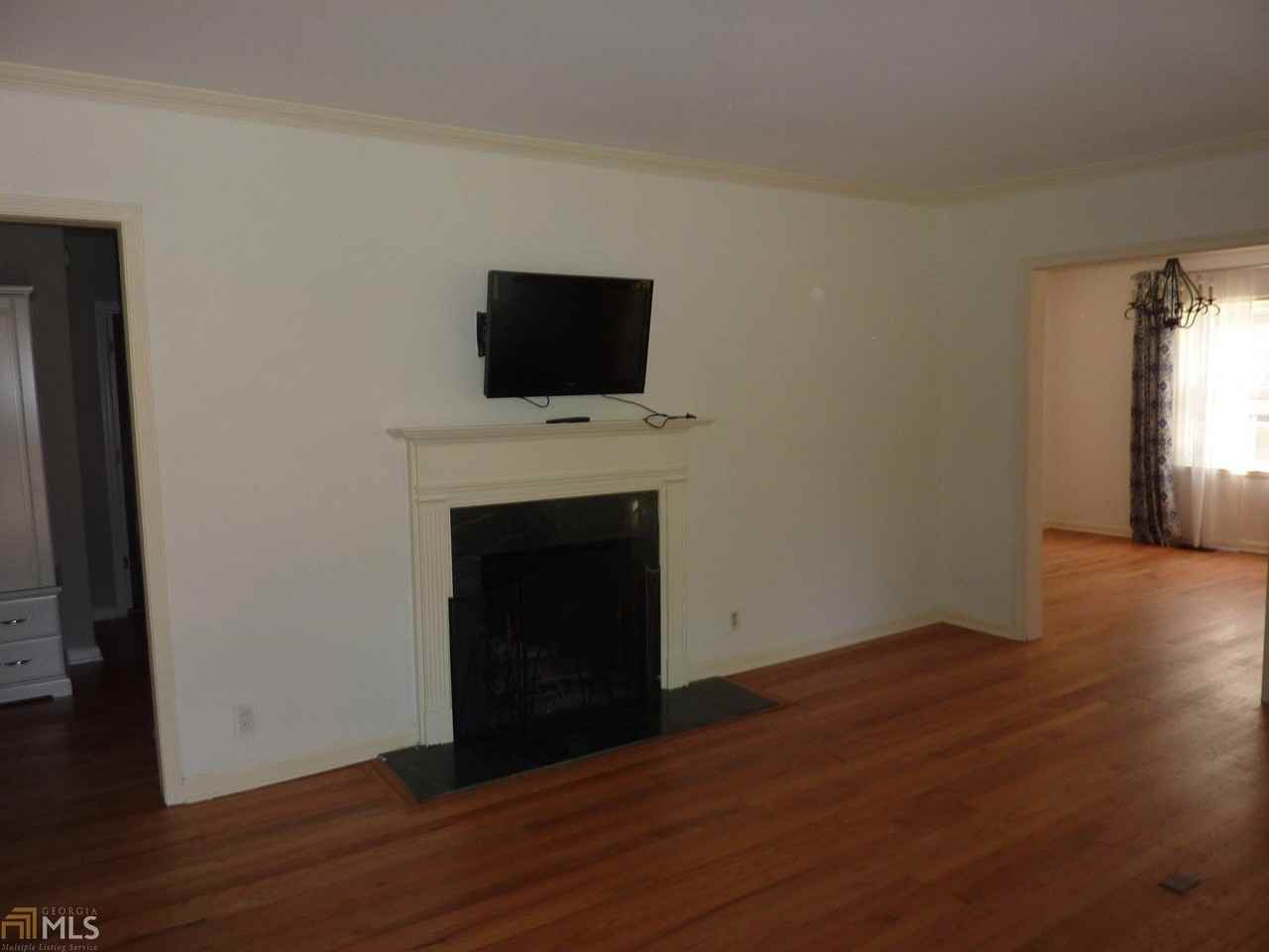 1269 University Dr NE - Photo 3 of 18