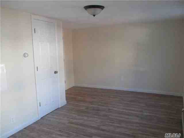 274 Main St - Photo 3 of 8