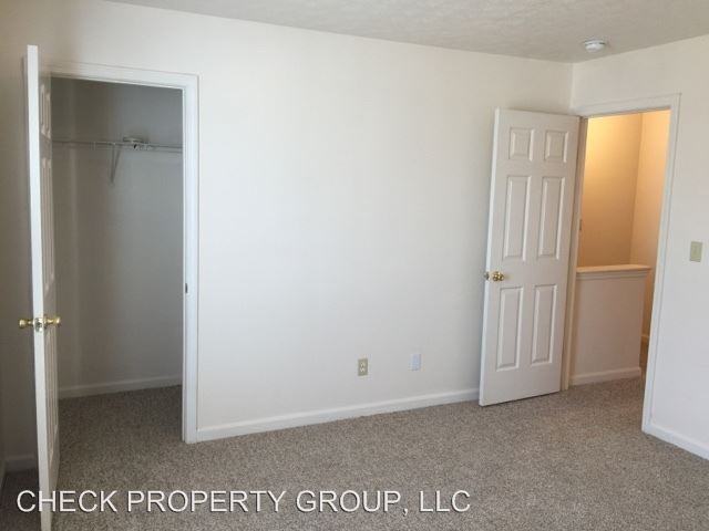 Gray Hill Court 6-Plex - Photo 2 of 11