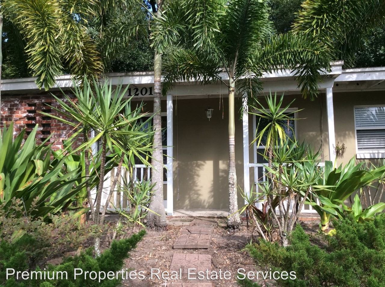 1201 Briercliff Dr - Photo 3 of 12