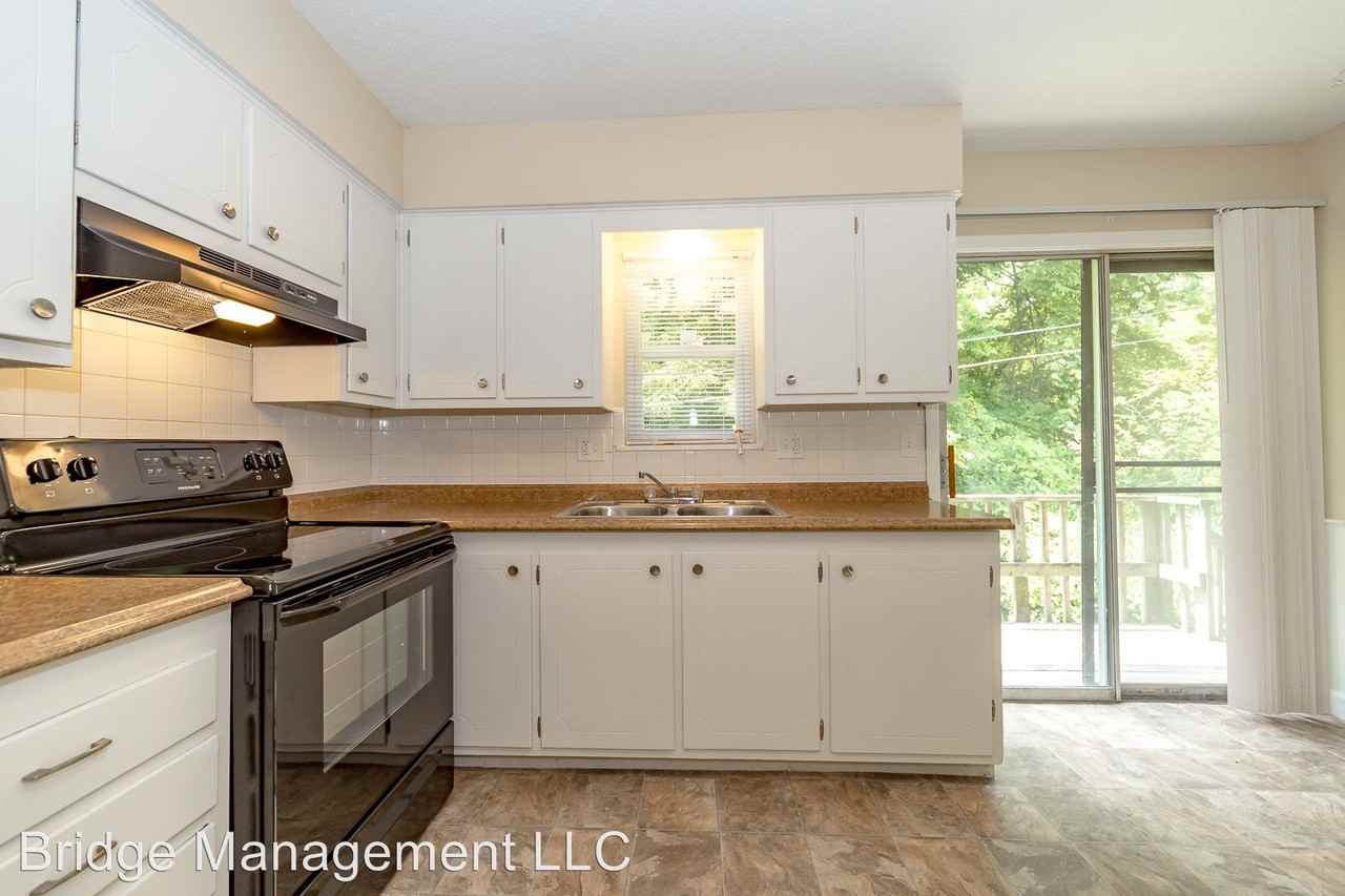 318 S 73 Dr - Photo 3 of 9