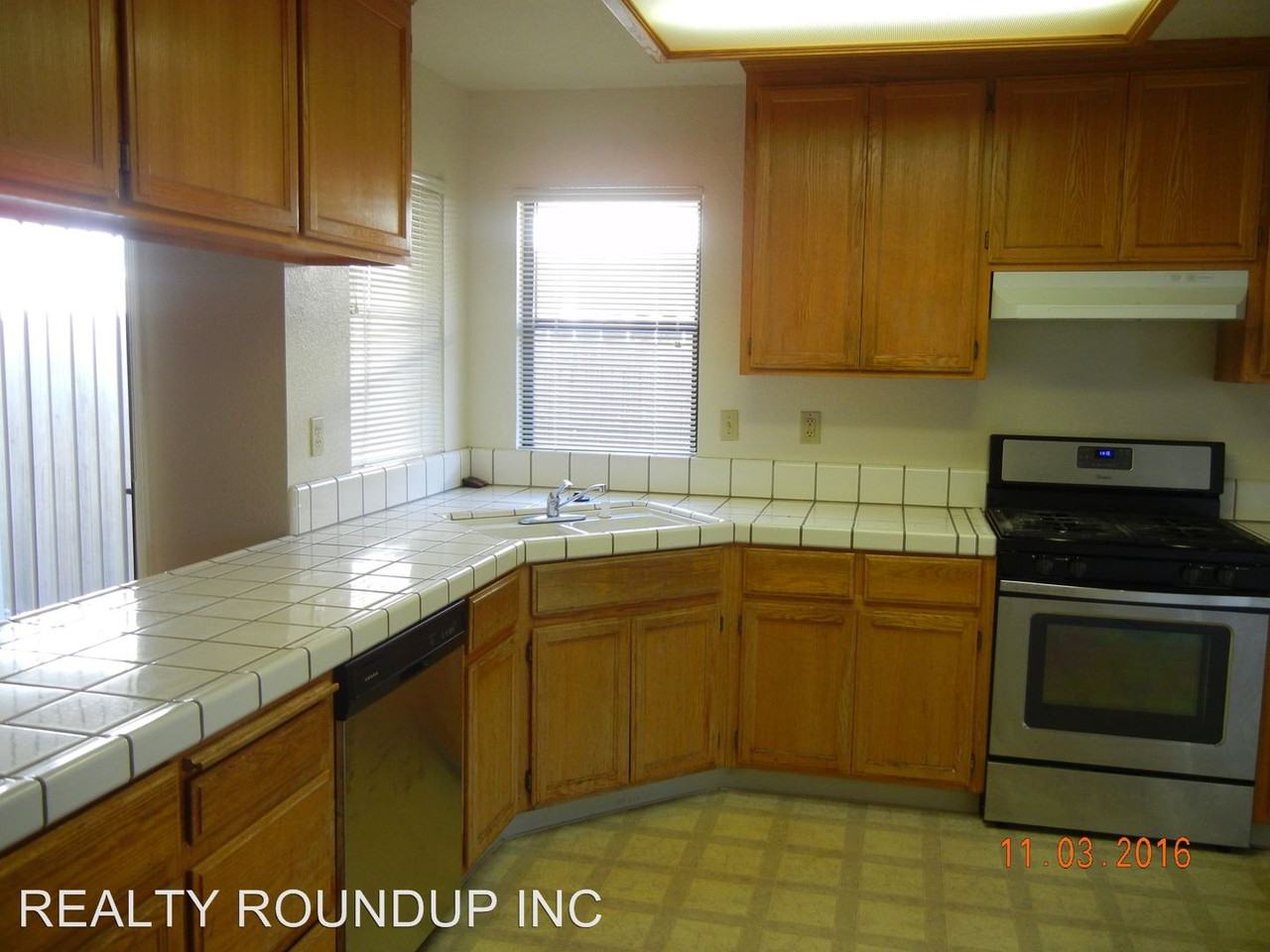 1001 Cedar Canyon Cir - Photo 3 of 9
