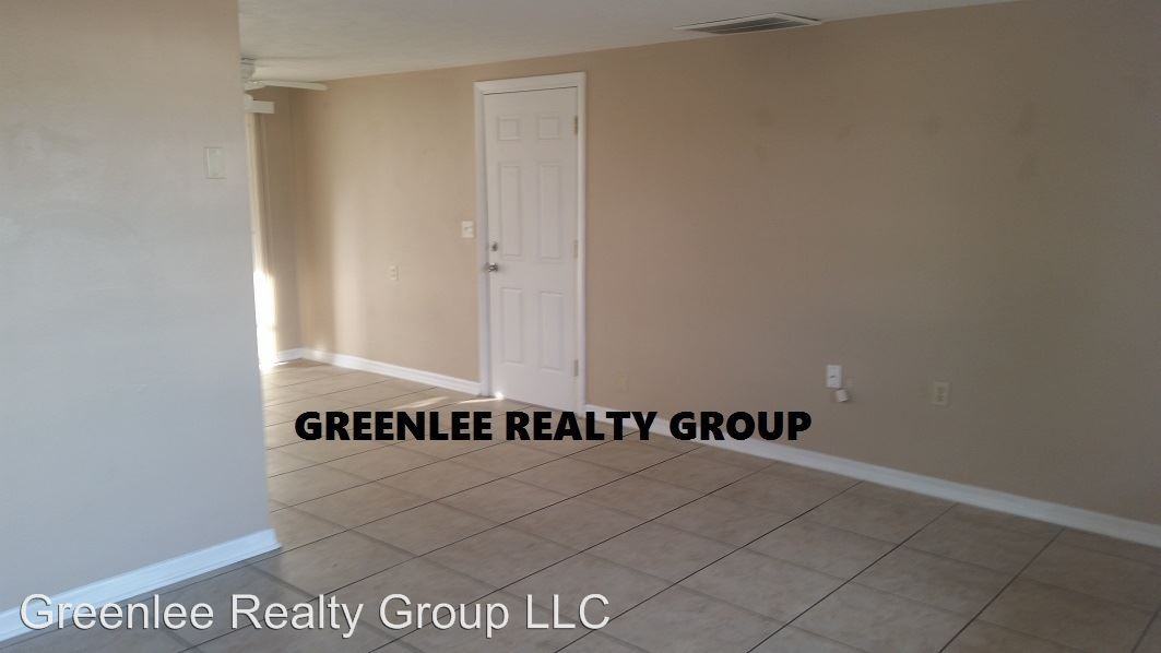 7410 Windsor St - Photo 3 of 15