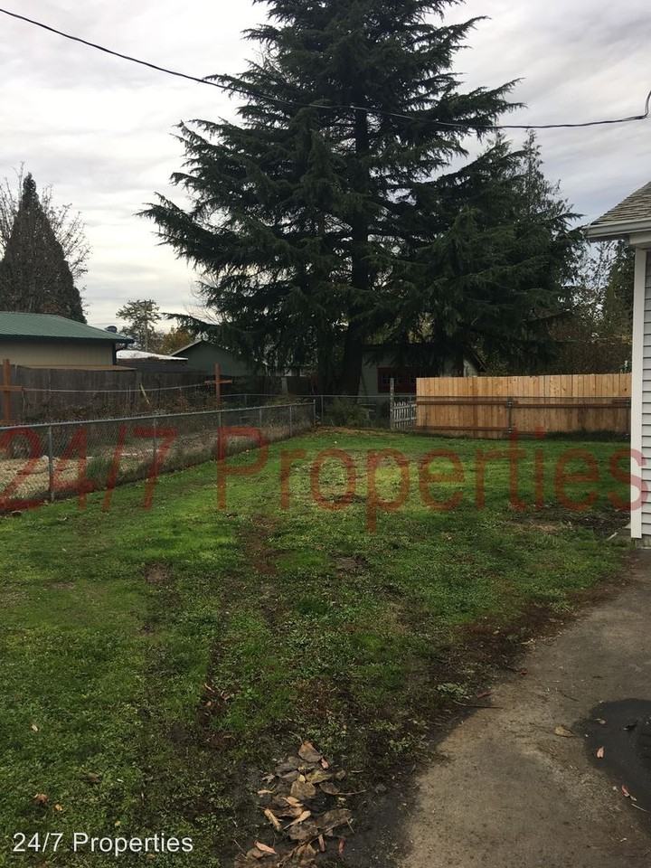 103 W 5th St - Photo 2 of 11