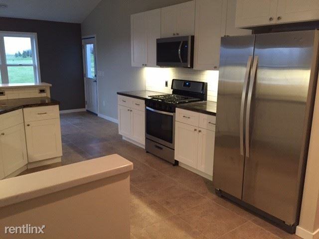 232 16th Ave SE - Photo 3 of 9