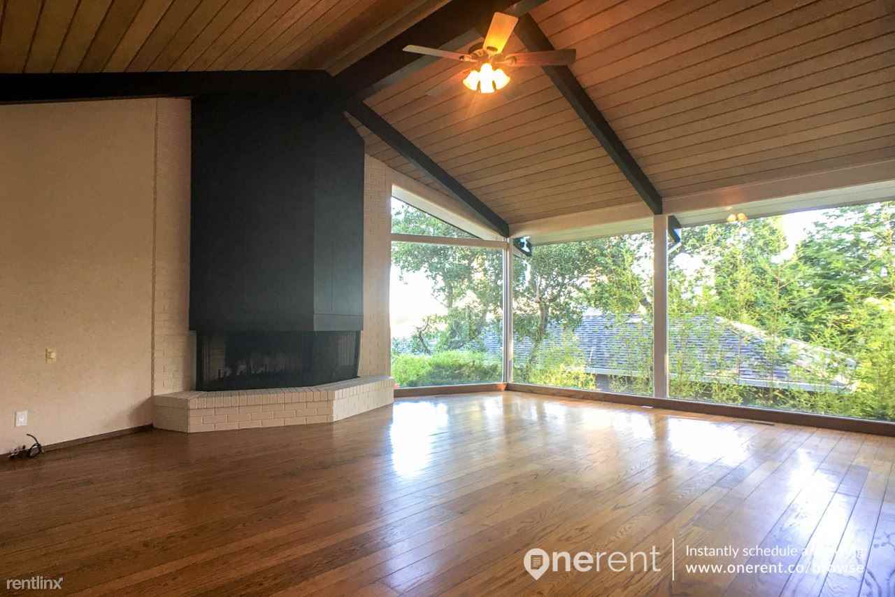 2917 Adeline Dr - Photo 2 of 14