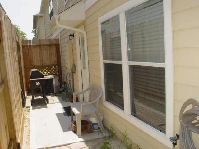 1726 Redwing Pines Dr - Photo 3 of 9