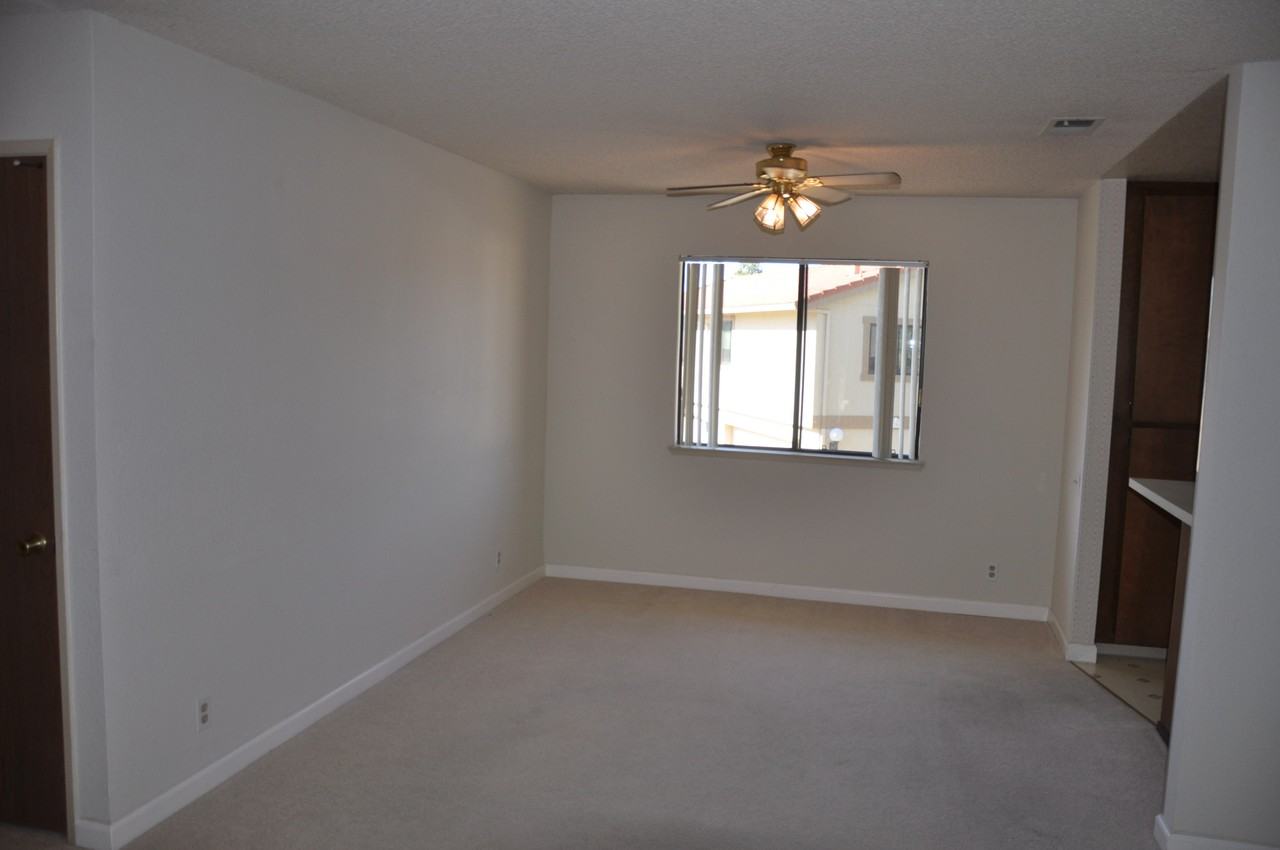 5370 Colony Green Dr - Photo 2 of 10