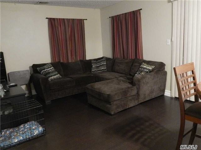 306 Fairview Cir - Photo 2 of 11
