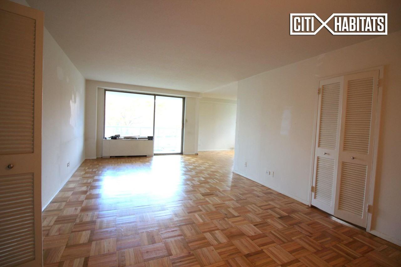 Henry Hudson Pkwy W #2R