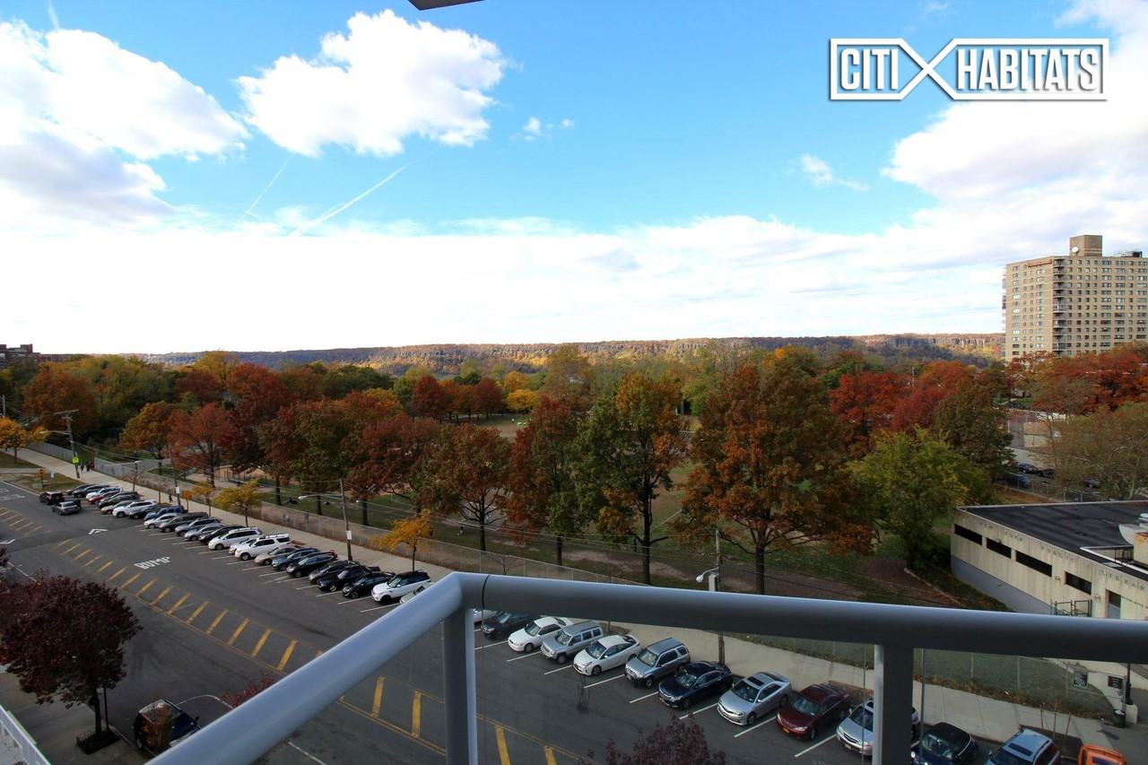 Henry Hudson Pkwy W #7J