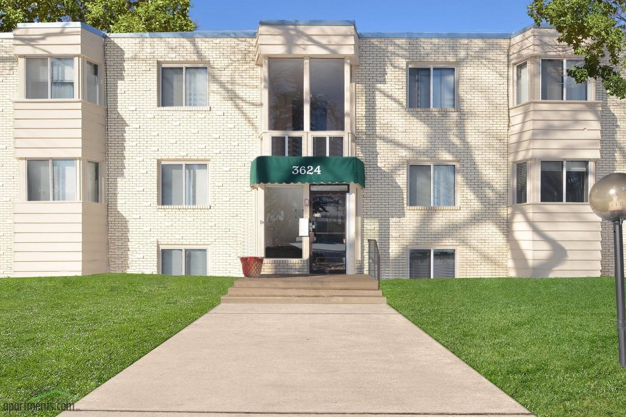 Lynn Plaza - Photo 3 of 5