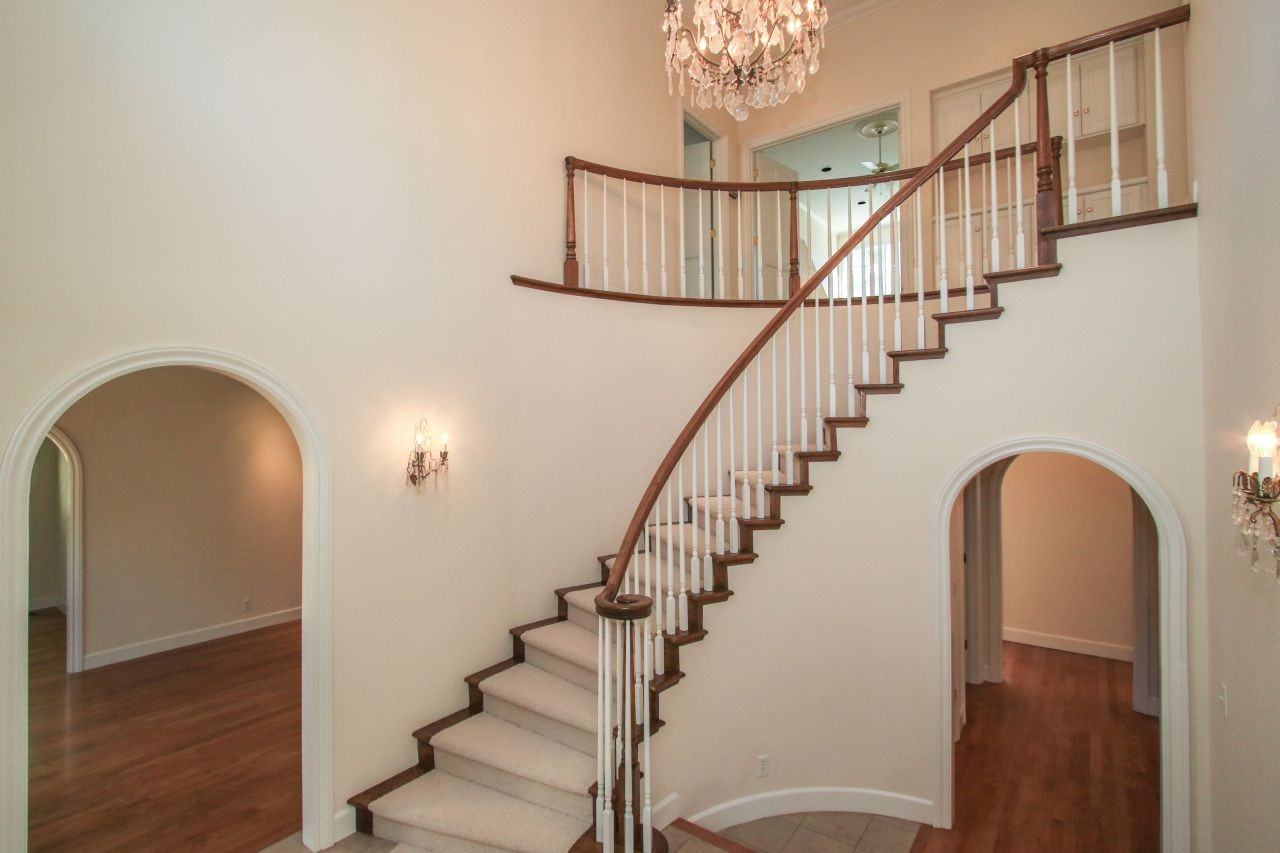 3 Isabella Avenue - Photo 3 of 18