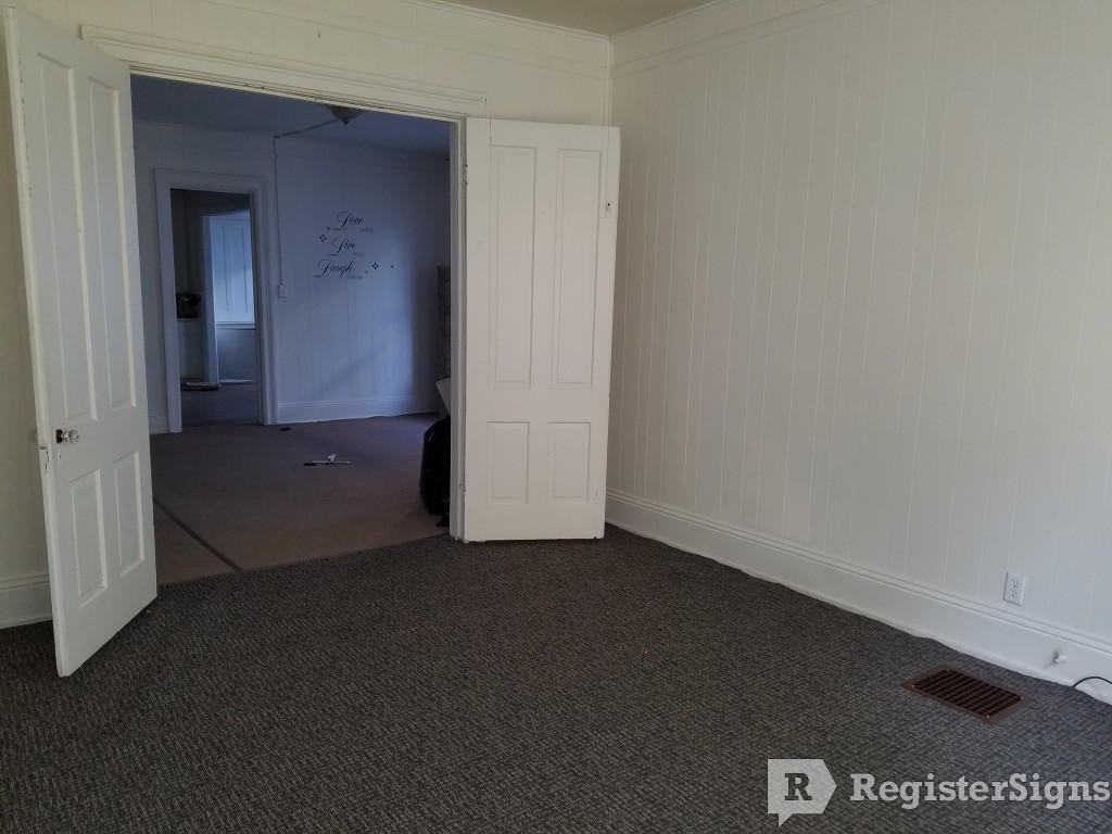 328 W 21st St - Photo 2 of 6