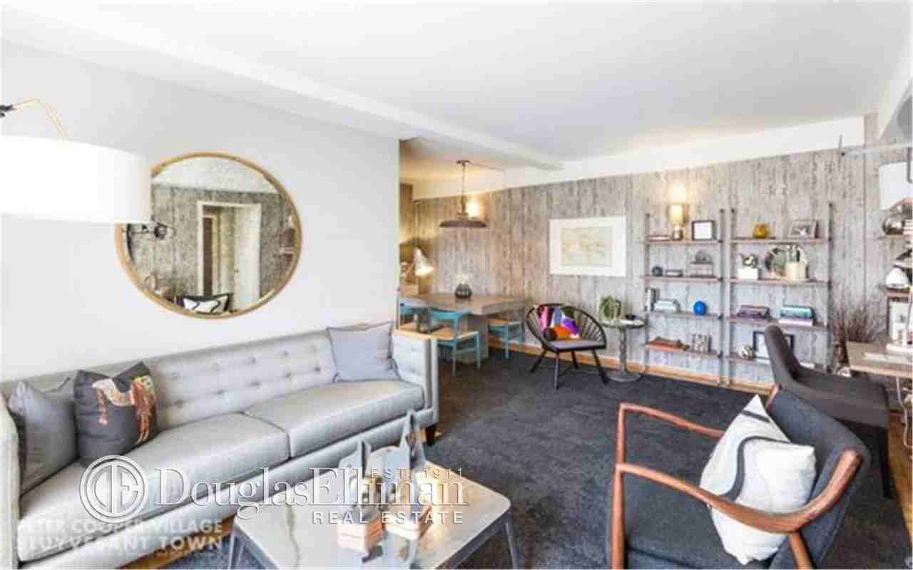 8 Peter Cooper Rd & 1st Ave #1F