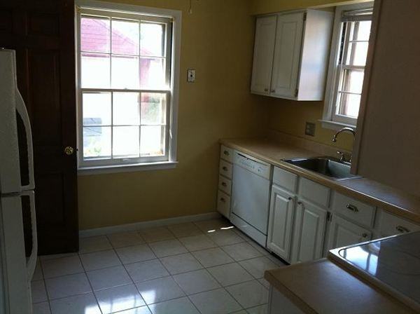 22921 Marlboro St - Photo 2 of 5